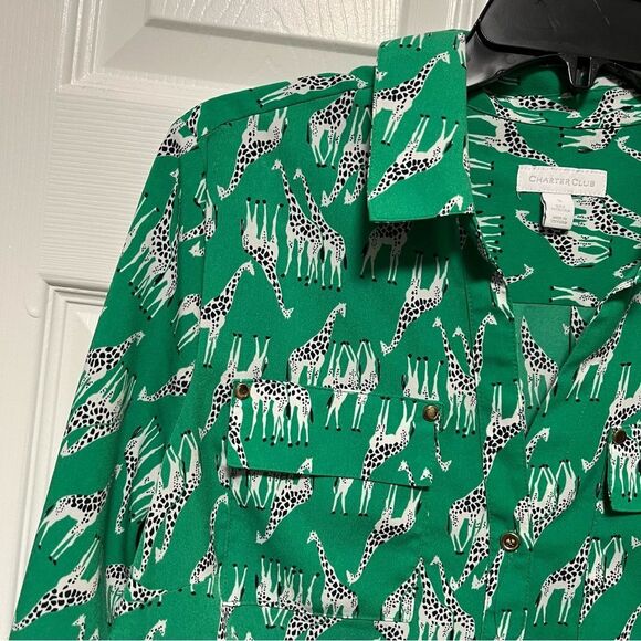 Charter Club Women’s Green Giraffe Animal Print Button Down Shirt size small - Picture 4 of 7